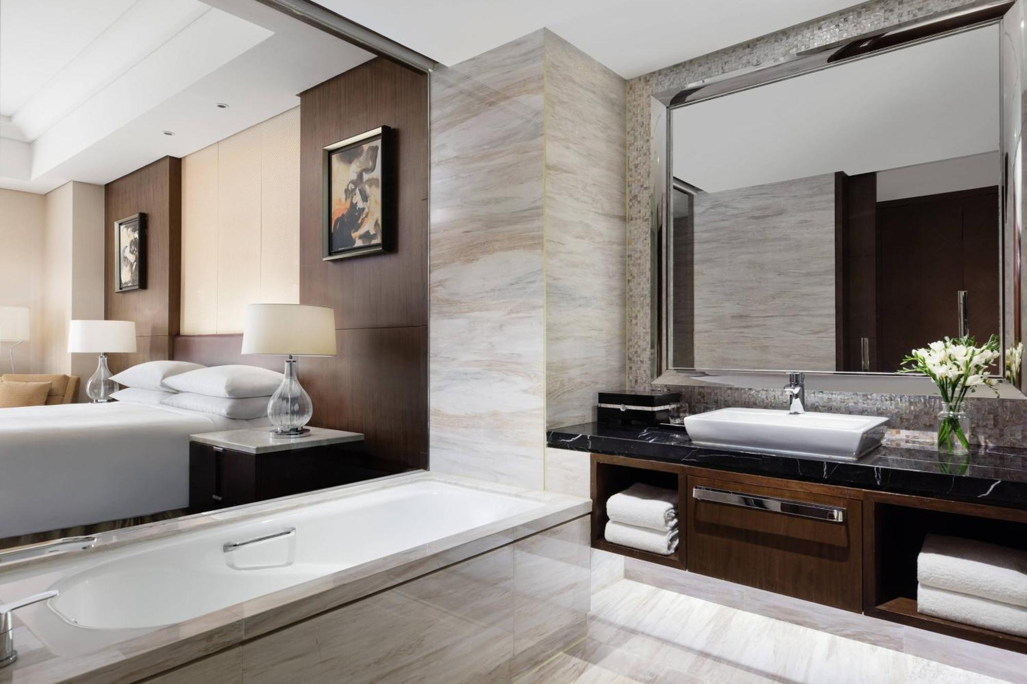 Shanghai Marriott Hotel Pudong East - Only A 30 Minute Drive From Disney Εξωτερικό φωτογραφία